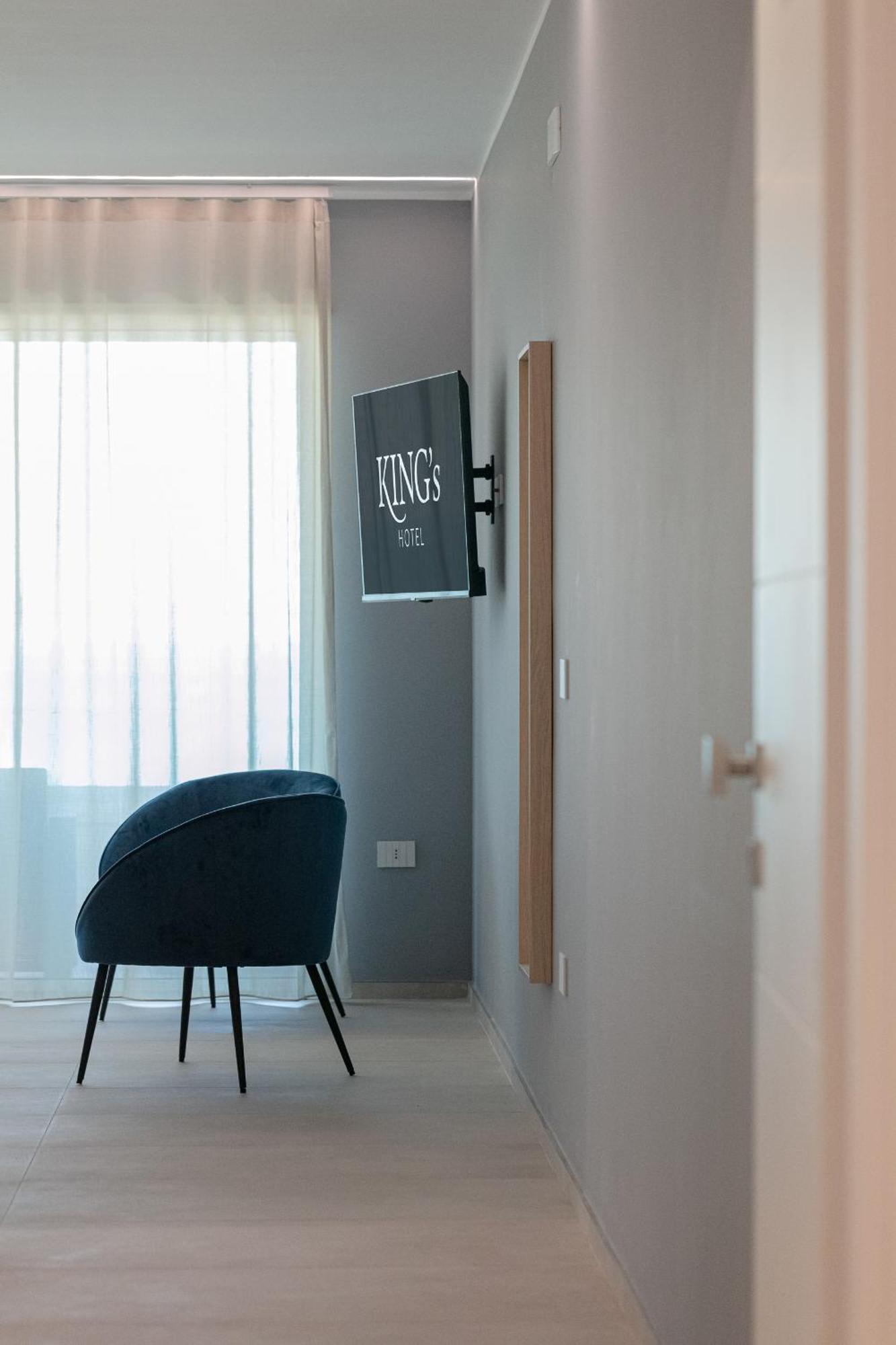 King'S Rooms Termoli Bagian luar foto