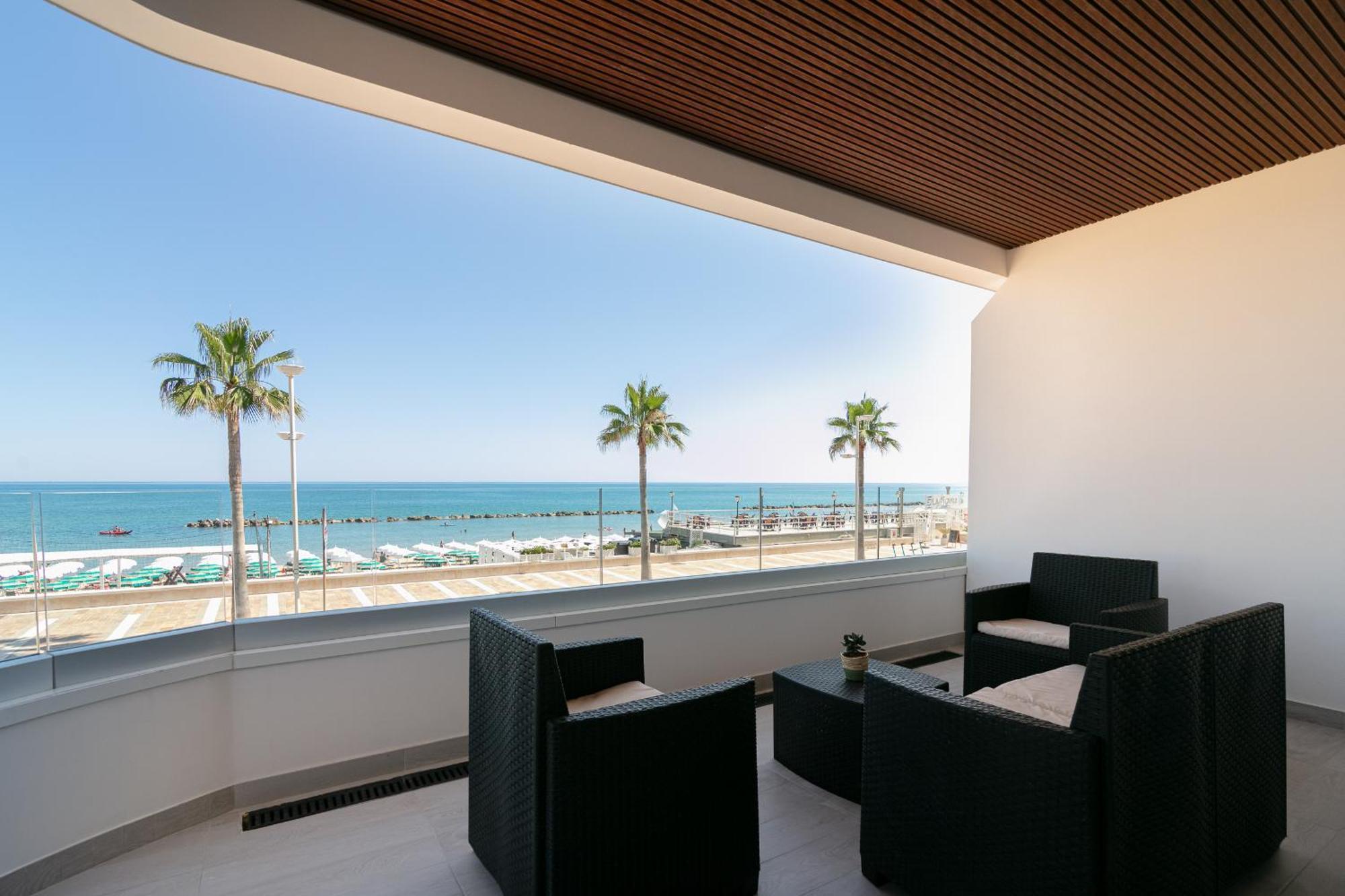 King'S Rooms Termoli Bagian luar foto
