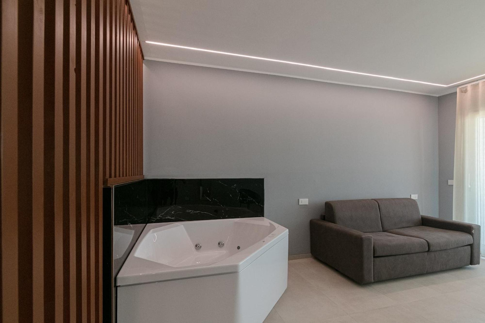 King'S Rooms Termoli Bagian luar foto