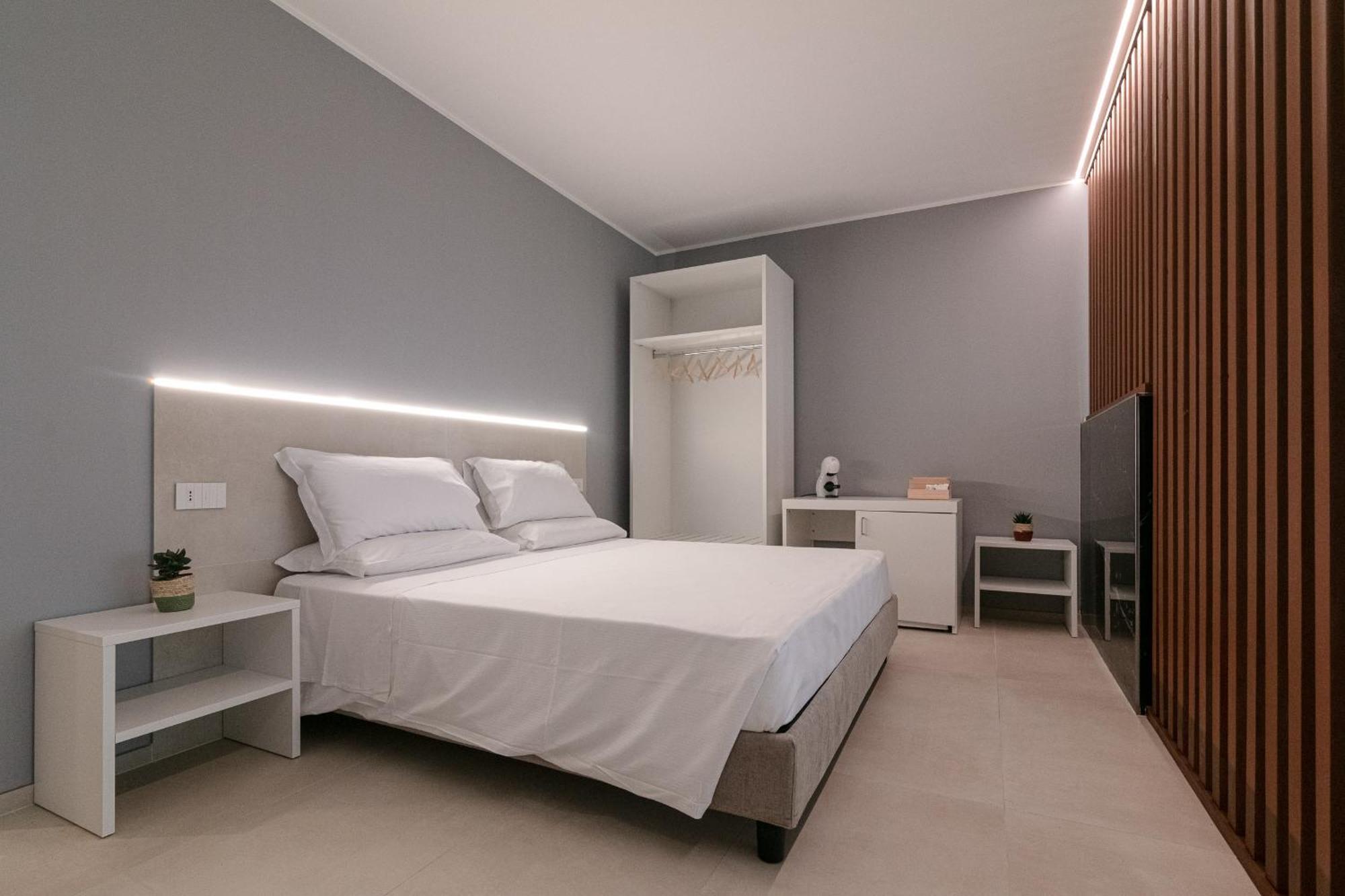 King'S Rooms Termoli Bagian luar foto