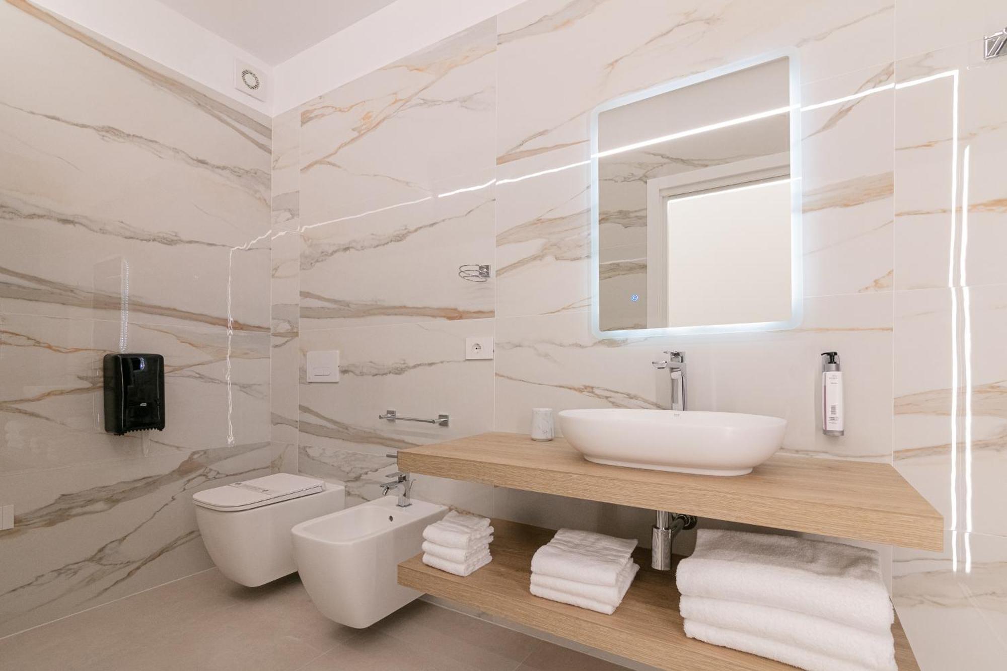 King'S Rooms Termoli Bagian luar foto