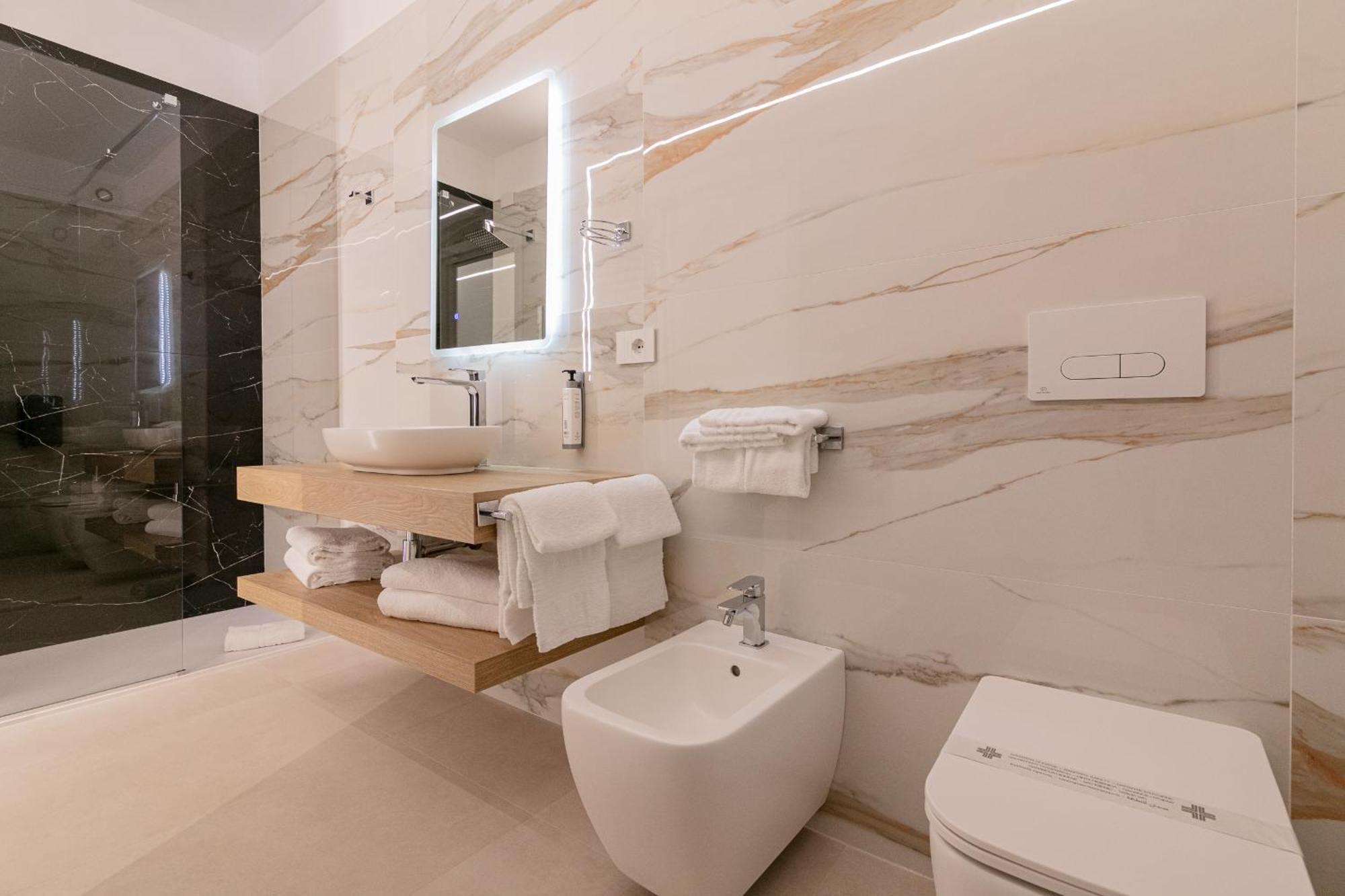 King'S Rooms Termoli Bagian luar foto